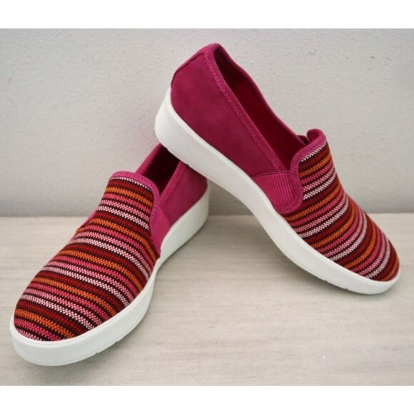 Clarks Women's Sz 11M Pink Fuchsia Interest Striped Layton Petal Slip-On Shoes - Picture 1 of 11